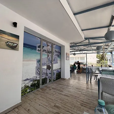 招待所 The Shore House