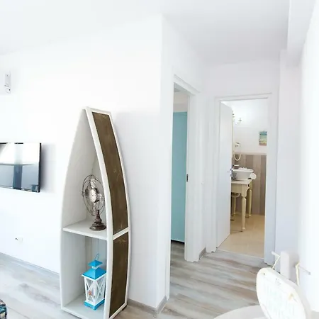 The Shore House 3*