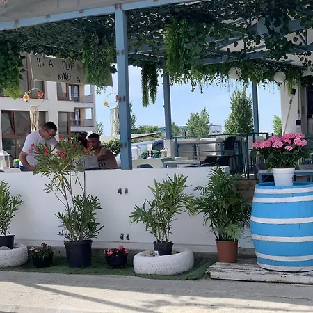 The Shore House Pensión 3*